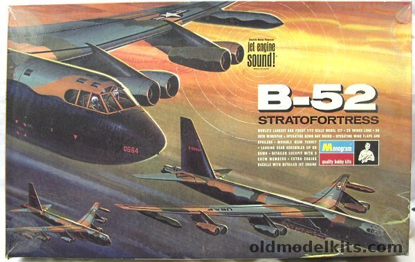 Monogram 1/72 B-52 Stratofortress With Jet Sound - Vietnam Issue, PA215 plastic model kit